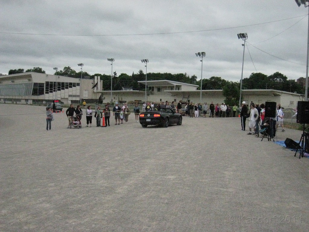 Solstice Run 2011 10M 022.JPG - The 2011 Solstice 10 Mile race in Northville Michigan. Once around the horse race track then through the neighbourhoods. Finish in the park downtown.